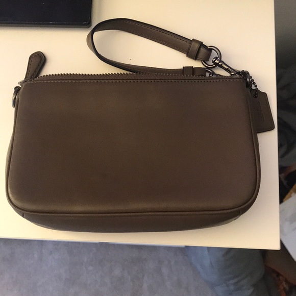 Coach wristlet - Picture 2 of 8